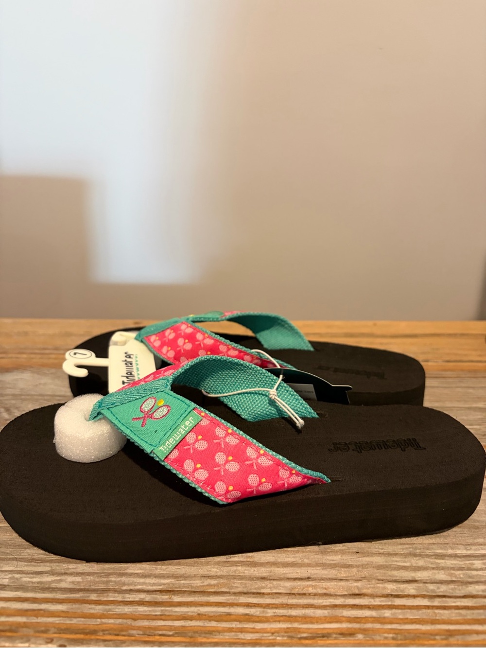 Tidewater Women’s  Flip Flop Sandals TENNIS Pink Green Size 7 NWT